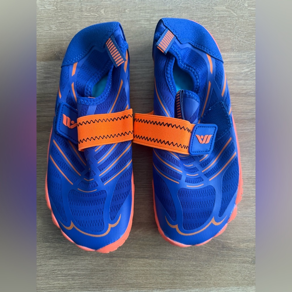 CIOR Water Shoes, Size 4 Big Kid, NEVER WORN